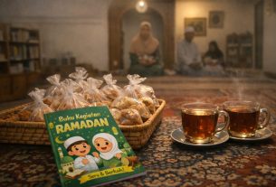 Kenangan buku kegiatan tarawih dan jajanan tetangga